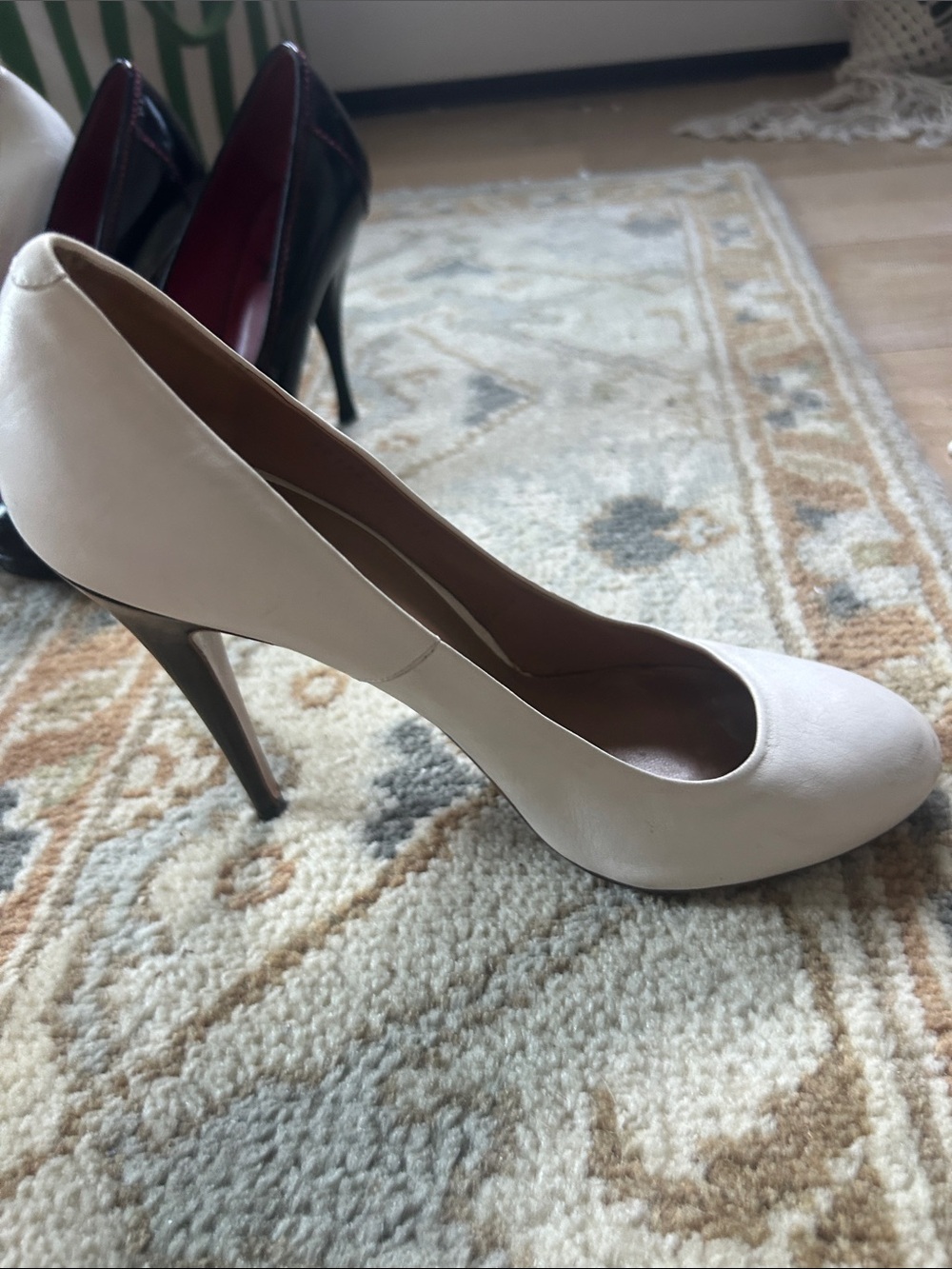 Hugo Boss Cream Leather High Heel Pumps